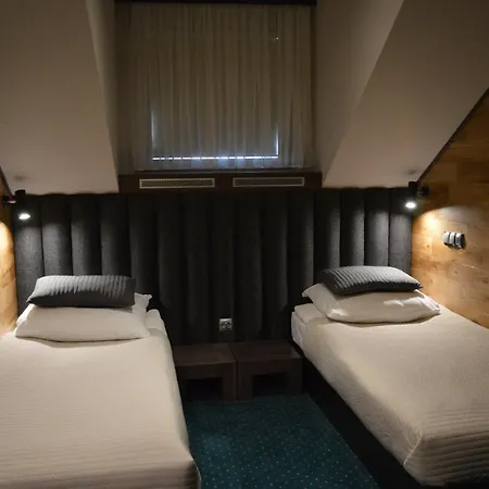 Dark Pub Aparthotel