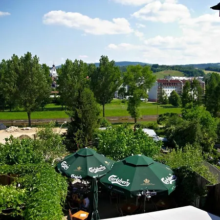 Dark Pub アパートホテル 4*