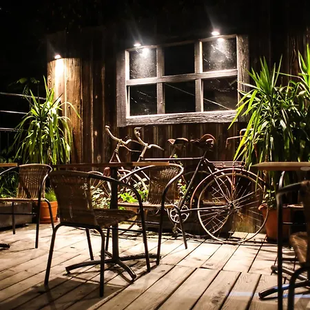 Ξενοδοχείο με διαμερίσματα Dark Pub Gorlice