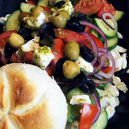 Ξενοδοχείο με διαμερίσματα Dark Pub 4*