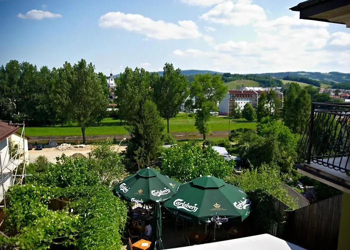 Dark Pub Aparthotel 4*